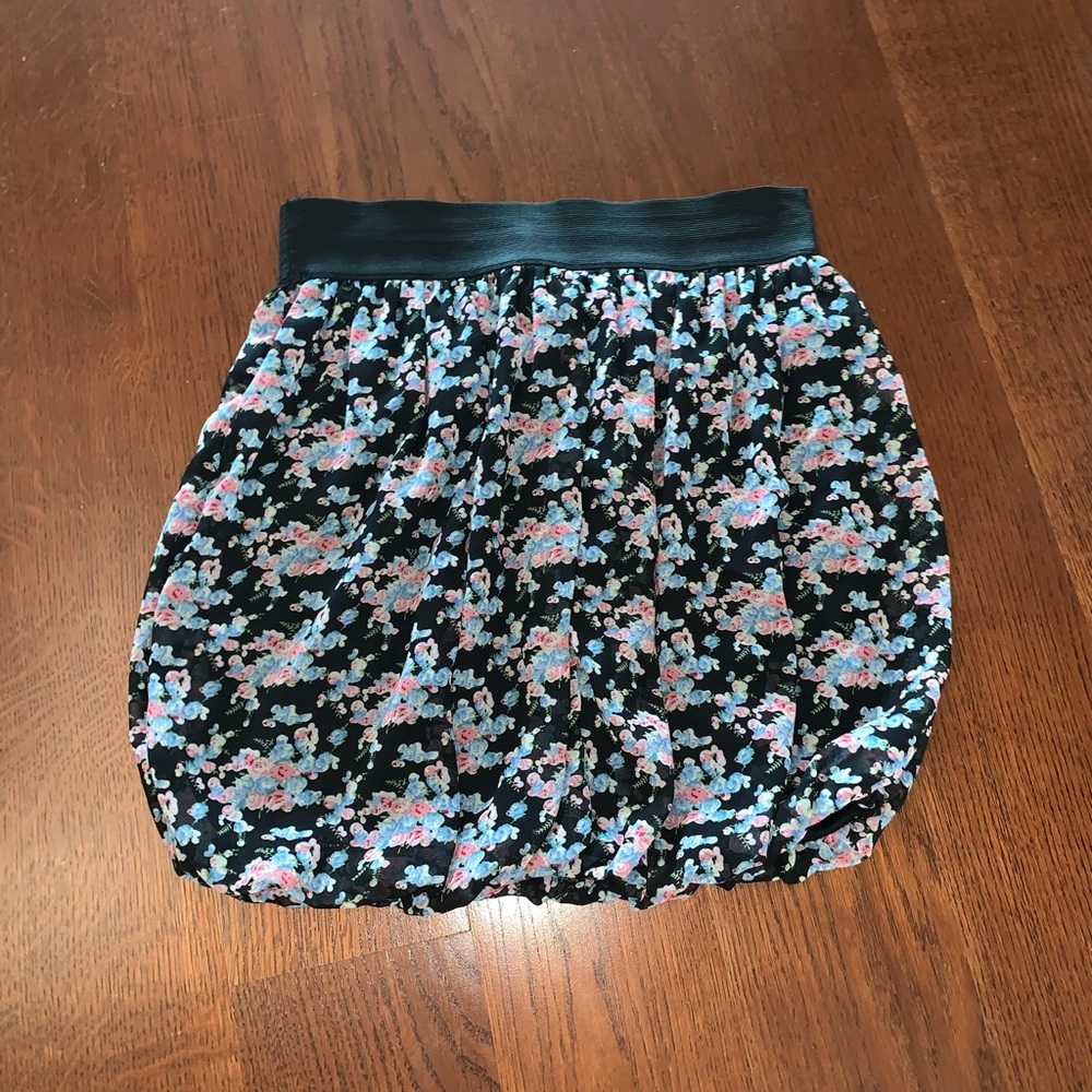 Forever 21 size S blue floral mini skirt